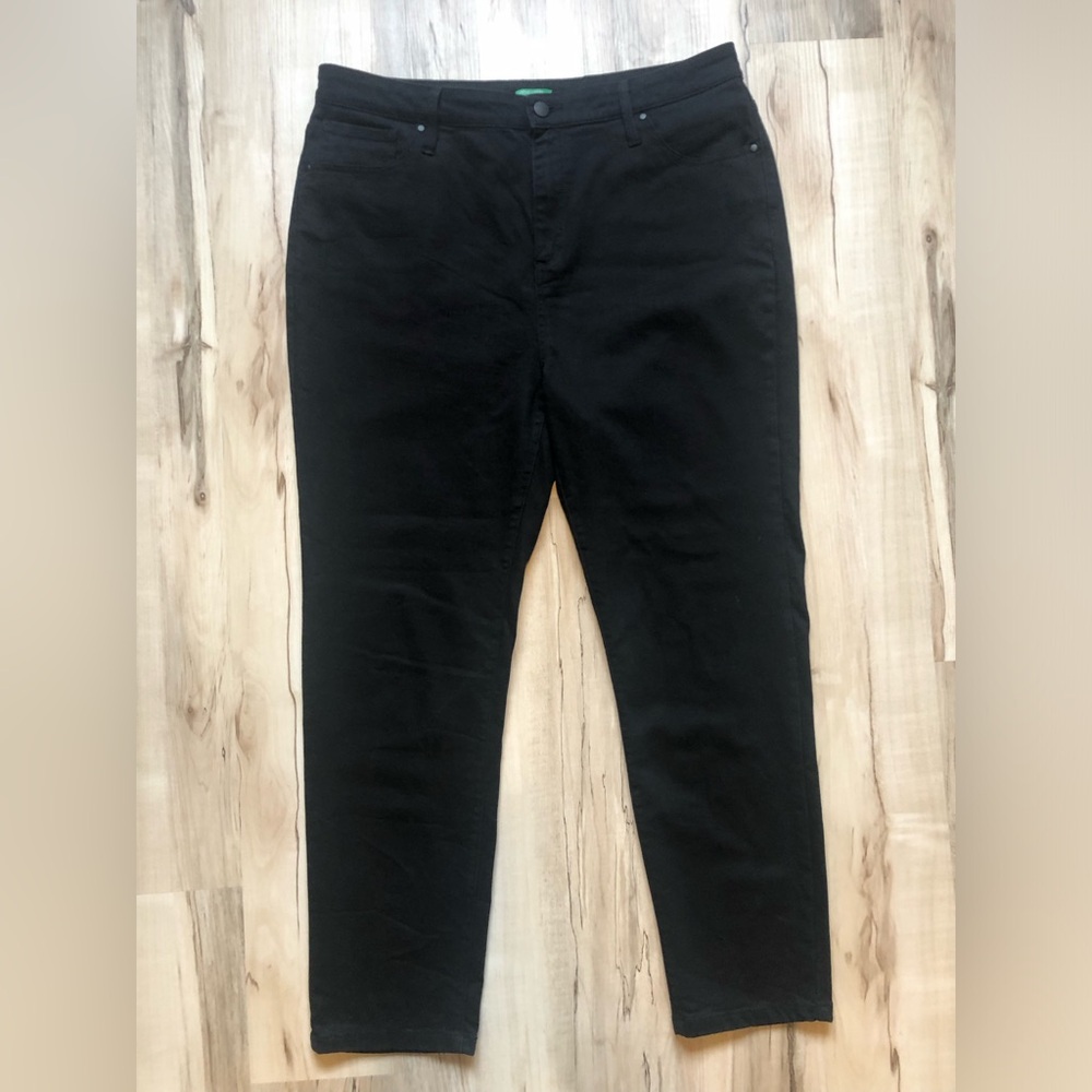 ✨$18 Clear Out ✨ United Colors Of Benetton Black Jeans with Green Label